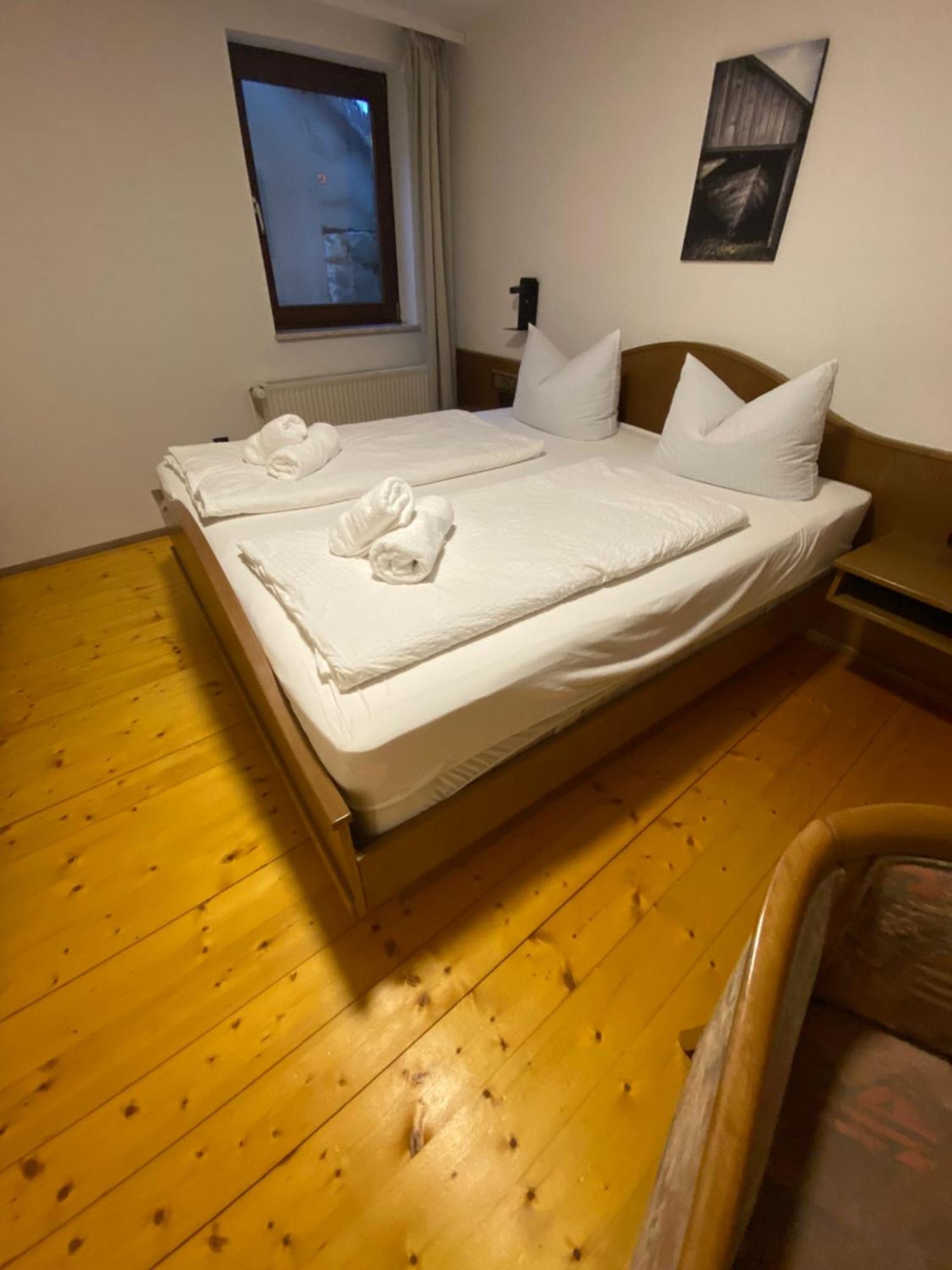 ماركت برايت Gasthof Zum Goldenen Schiff - Lehm, Stil & Altstadtflair المظهر الخارجي الصورة